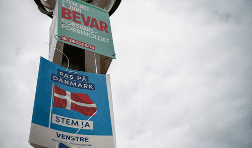 Ja og Nej plakater fra henholdsvis Enhedslisten og Venstre i forbindelse med afstemningen om forsvarsforbeholdet 1. juni 2022