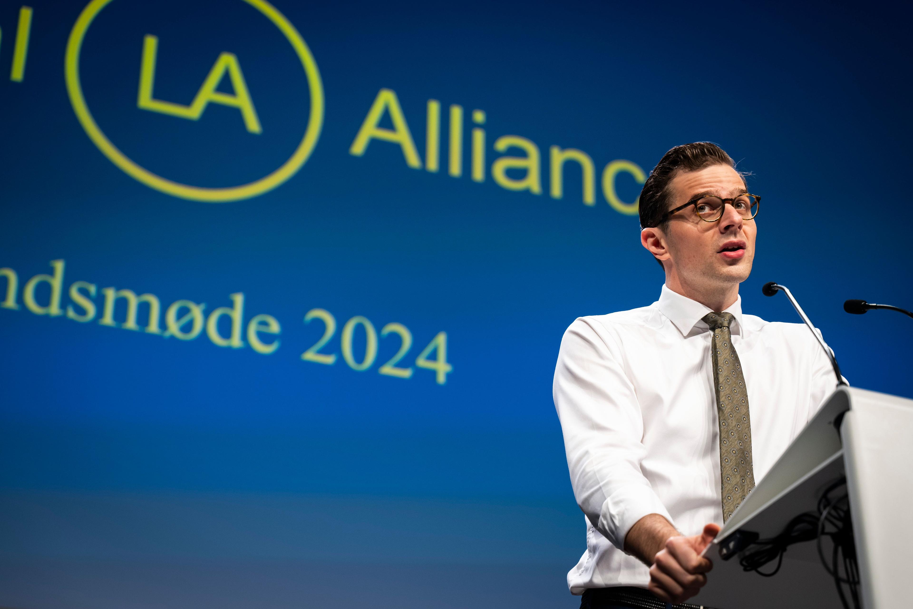 Alex Vanopslagh holder tale til Liberal Alliances landsmøde, april 2024.