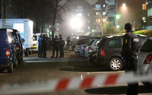 Politiafspærring efter skudepisode i Mjølnerparken i København, hvor en 22-årig blev dræbt torsdag den 9. november 2017.
