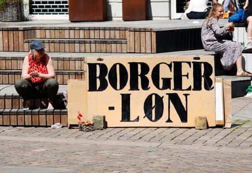 Skilt med påskriften "borgerløn"