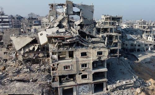 Et dronefoto viser et ødelagt boligkvarter i Gaza efter de israelske styrkers tilbagetrækning. 24. oktober 2025.