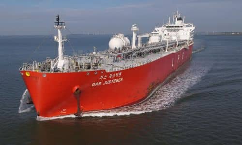 Tankskib med gas fra USA på vej til havnen i Antwerpen i Belgien i april 2025.