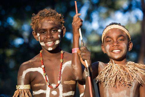 To unge aboriginere
