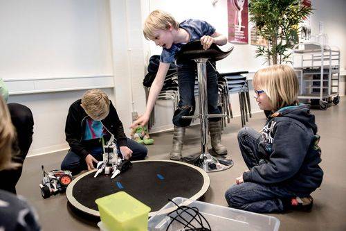 Elever med robotter