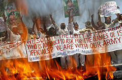 Terrornetværket al-Qaeda. Aktivister råber anti-amerikanske slogans for at protestere mod mordet på al-Qaeda lederen Osama bin Laden. 8. maj 2011. Foto: Scanpix Danmark