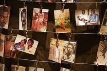 The Kigali Memorial Centre i Rwanda ligger i en del af byen, hvor intet mindre end 250.000 mennesker blev begravet, og huser både et topmoderne museum, et bibliotek, et arkiv og en mindehave.  I 2014 er det 20 år siden at folkedrabet i Rwanda fandt sted. I løbet af kun 100 dage blev omkring 800.000 mennesker slået ihjel.