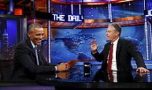 Sidste tur med Jon Stewats's Daily Show den 6. august 2015. 16 års bidende satire i det populære amerikanske program. Her sammen med præsident Barack Obama.