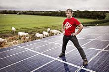 Landmand Poul-Erik Ahle sælger sælger solcellestrøm.