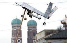 Brugen af droner til krigsførelse vil stige. I februar 2014 blev der demonstreret mod det i forbindelse med den årlige konference 'Munich Security Conference'.