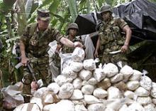 Det colombianske politi ville sælge kokain for 43 milioner, men det blev forhindret af colombianske tropper nær byen Puerto Asis.